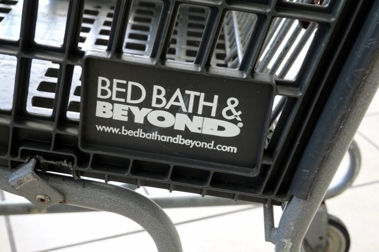 Bed, Bath & Beyond y Macy’s dan noticia a compradores a poco de cerrar tiendas