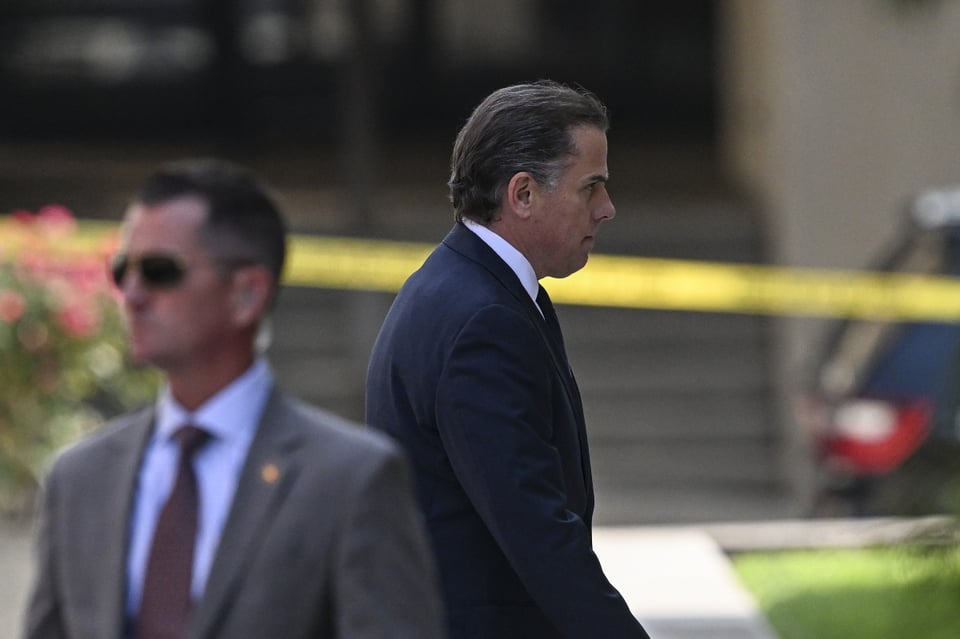 Transparencia gubernamental, Escrutinio público, Controversia política, Familia presidencial, MundoNOW