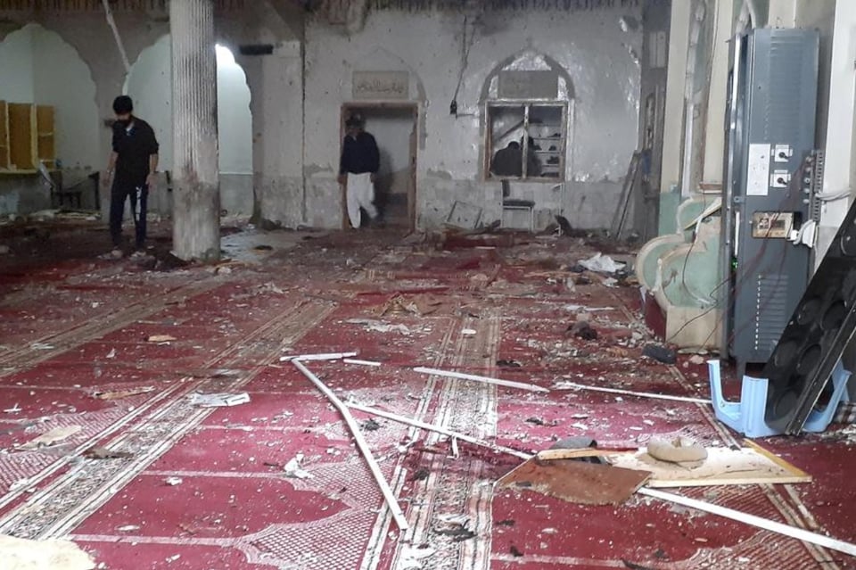 Una bomba deja al menos 45 muertos en mezquita de Pakistán featured image