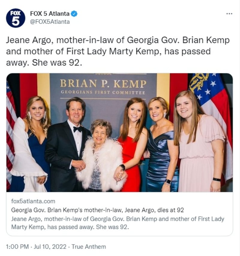 El gobernador Brian Kemp se viste de luto