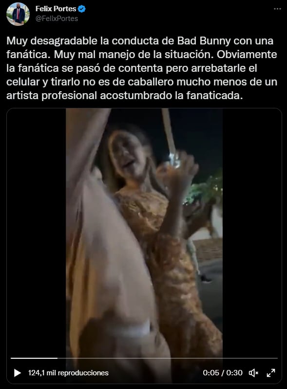 Bad Bunny lanza el celular de una fanática al mar