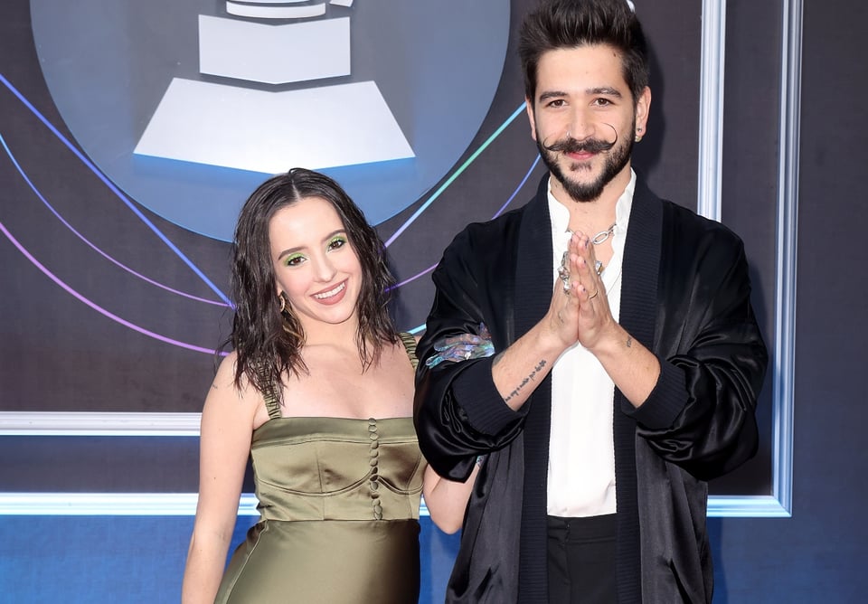 Evaluna publica fotos prohibidas de Camilo