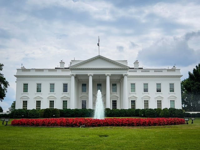 Shots fired blocks from the White House injure one person