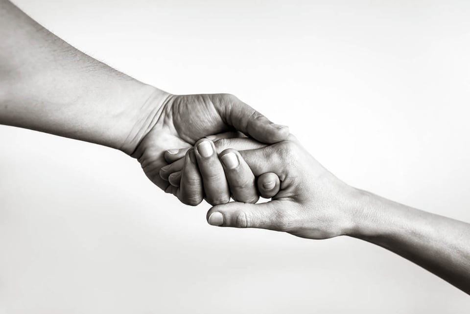 Echar una mano, Solidaridad, compasión, caridad, organizaciones benéficas