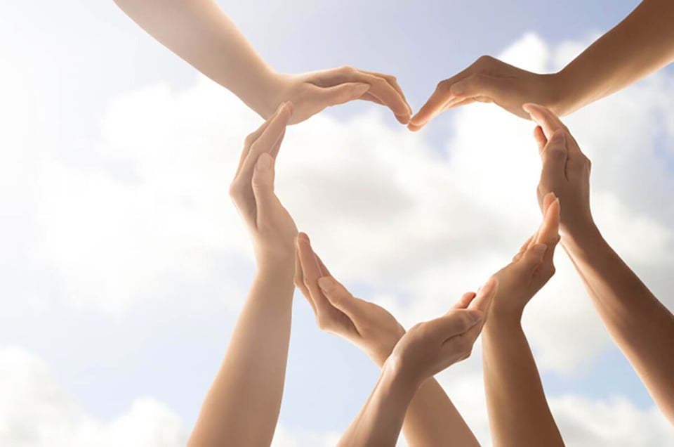 corazón, manos, caridad, ayudar, MundoNOW