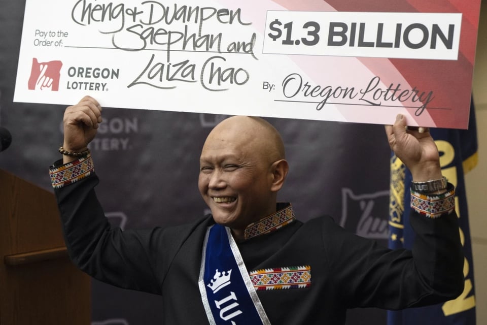 $1.3 billion Powerball winner is an immigrant from Laos battling cancer