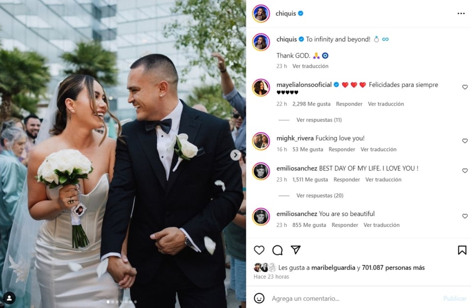 Jenni Rivera Chiquis wedding, bridal bouquet, photography, detail, MundoNOW