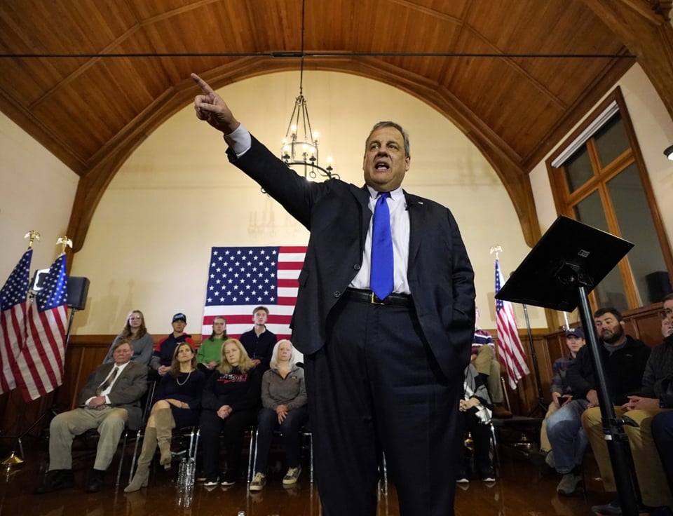 ¿Triunfo para Trump? Chris Christie se retira de carrera presidencial republicana featured image