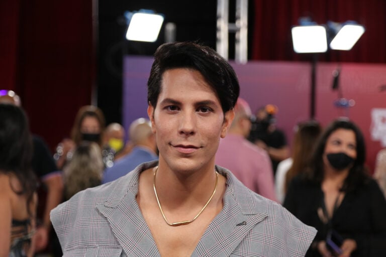 Christian Chávez humillado por exhibir su orgullo gay: ¿Qué sucedió?