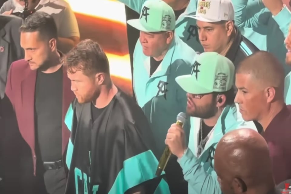 What does Luis R Conriquez’s corrido say about Canelo?