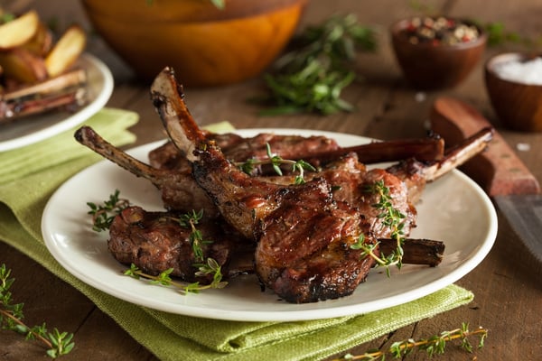 Cordero asado con miel: Un festín de sabores sofisticados
