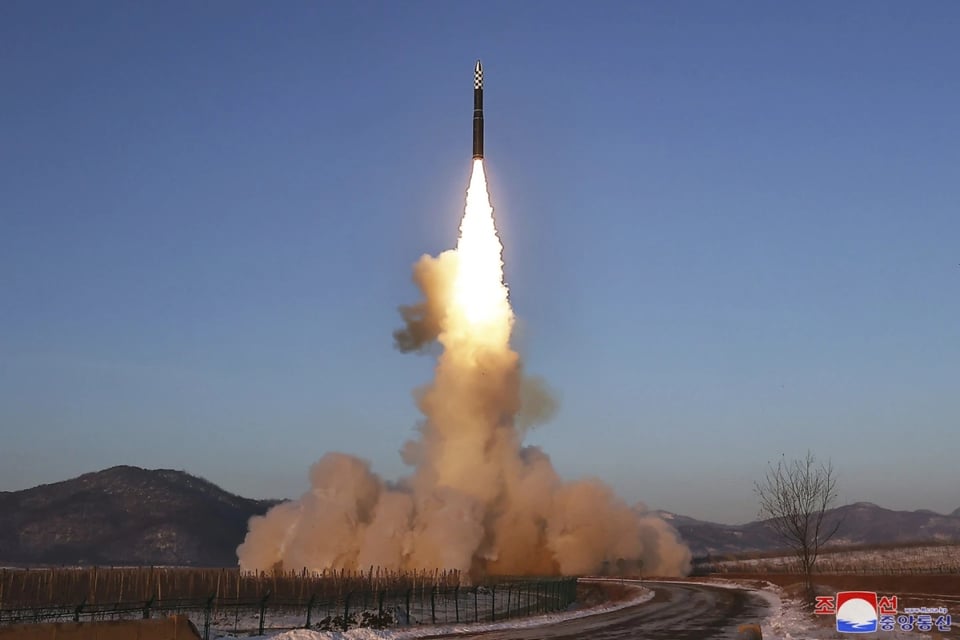 Armamento nuclear, Kim Jong Un, Propulsores sólidos, Combustible líquido, Misiles de corto alcance, Hwasong-18