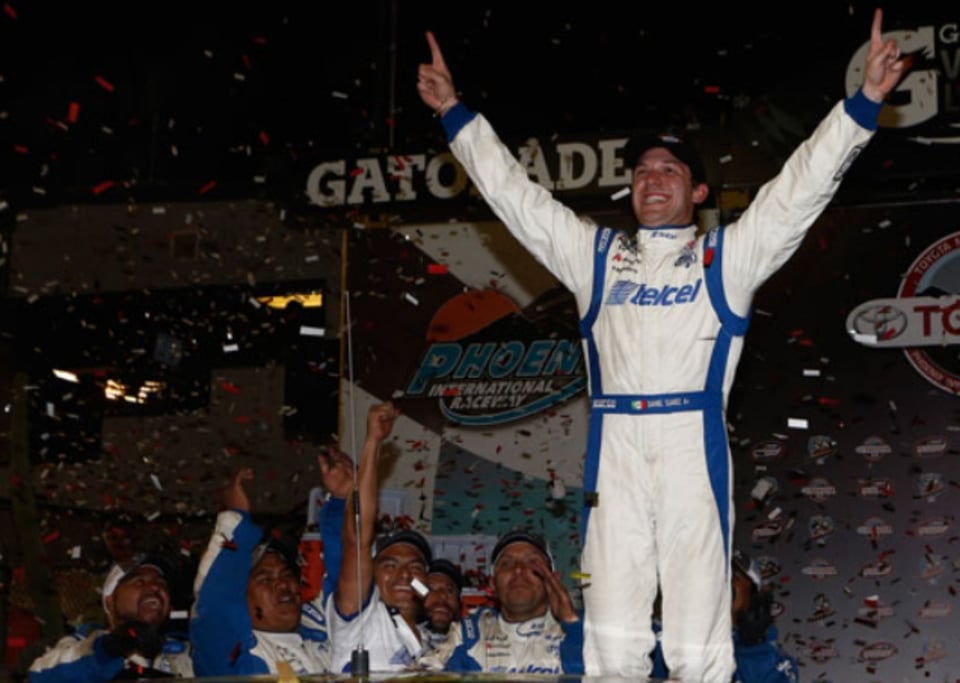 Dodge Dakota, sponsored by Telcel, Gatorade, driver, MundoNOW