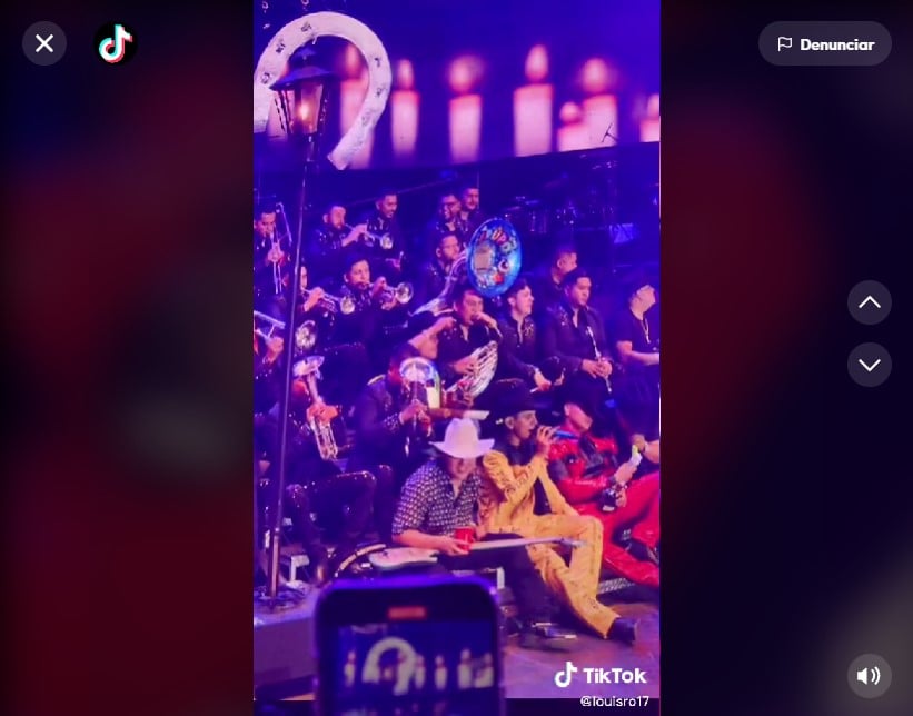 Llenan de críticas al hermano de Jhonny Caz tras aparecer tomado en concierto