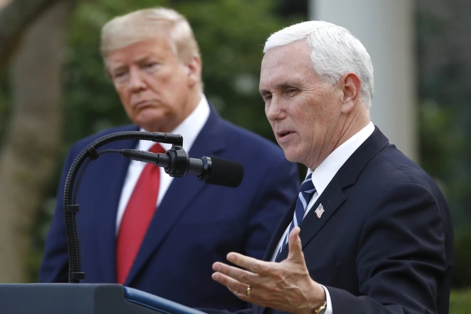 El exvicepresidente Mike Pence se va contra Donald Trump