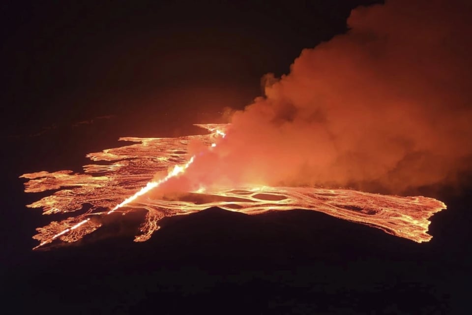 Erupción volcánica, lava, Islandia, alerta, MundoNOW