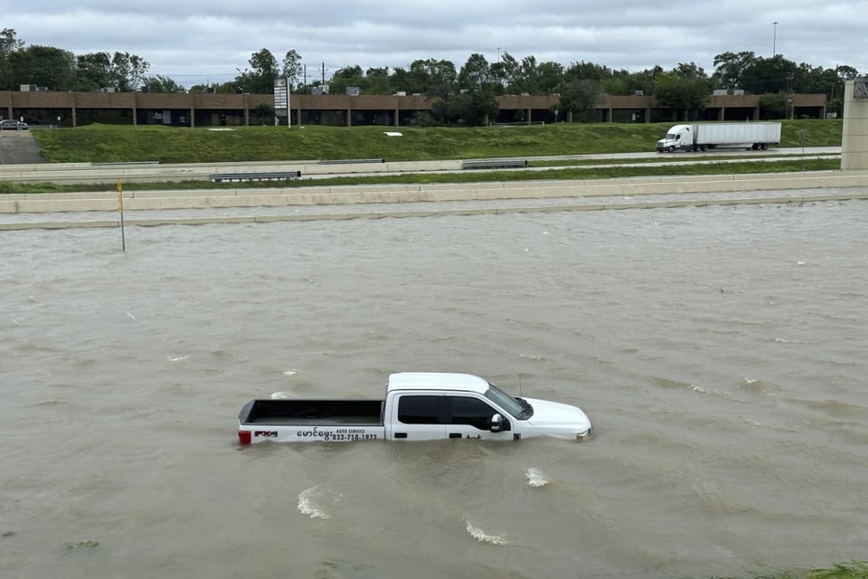 Confirman muerte de empleado del Departamento de Policía de Houston por Beryl