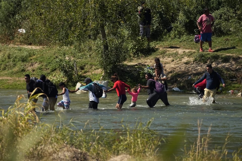 México acuerda con EEUU para deportar migrantes