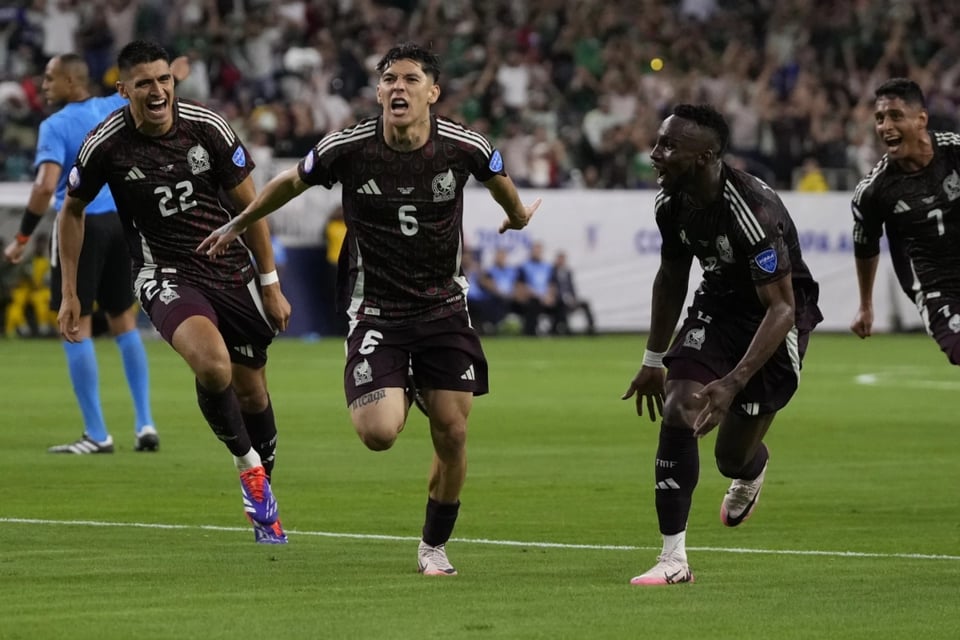aficionados mexicanos, ICE, fútbol MundoNOW