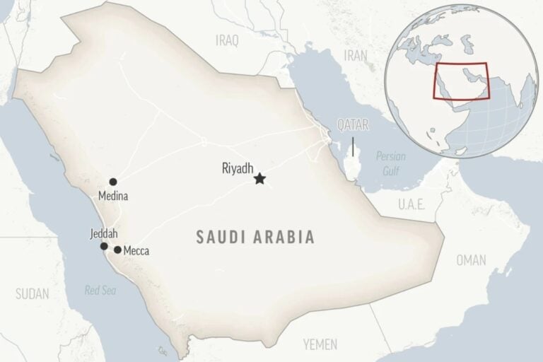 Avión de combate de Arabia Saudita se estrella y mueren todos a bordo