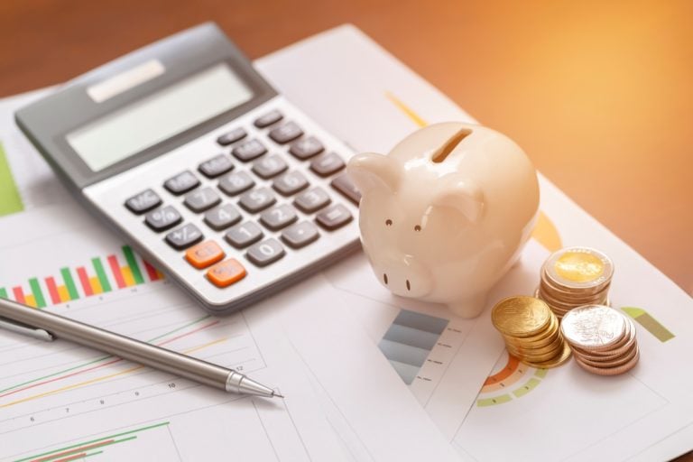 Los beneficios de ahorrar temprano y cómo empezar