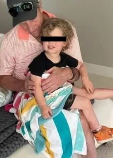 Niño sobreviviente tiroteo Illinois: Dejan huérfano a su hijo