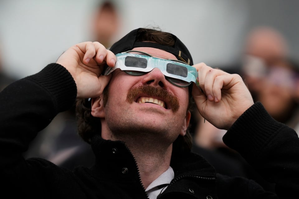 warning, doctors, astronomers, sun exposure, MundoNOW, eye damage eclipse