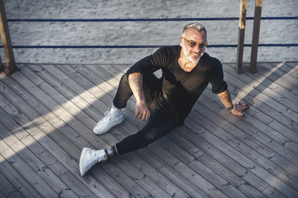 Gianluca Vacchi se encuentra devastado por la muerte de su madre