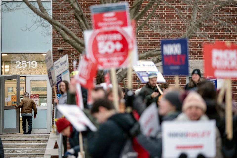 march, signs, USA, assemblies, MundoNOW