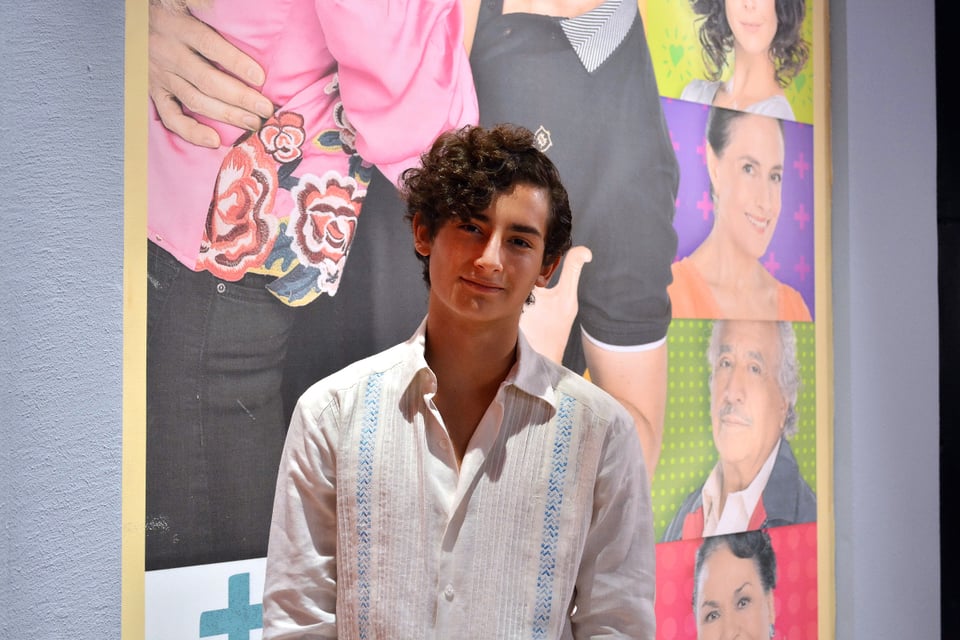 How did Emilio Osorio feel about the same-sex love scenes on ‘Mi Marido Tiene Familia’?