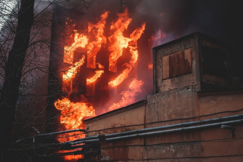 Deadly explosion at Chicago petroleum plant