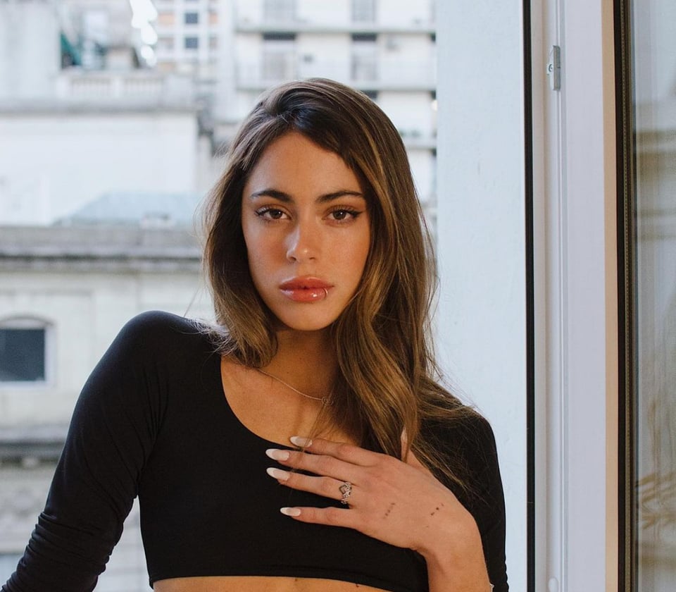 Tini Stoessel, novia de Rodrigo De Paul muestra sus bikinis en redes sociales