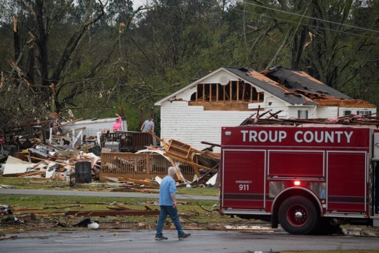 Tornado extremadamente peligroso azota Georgia