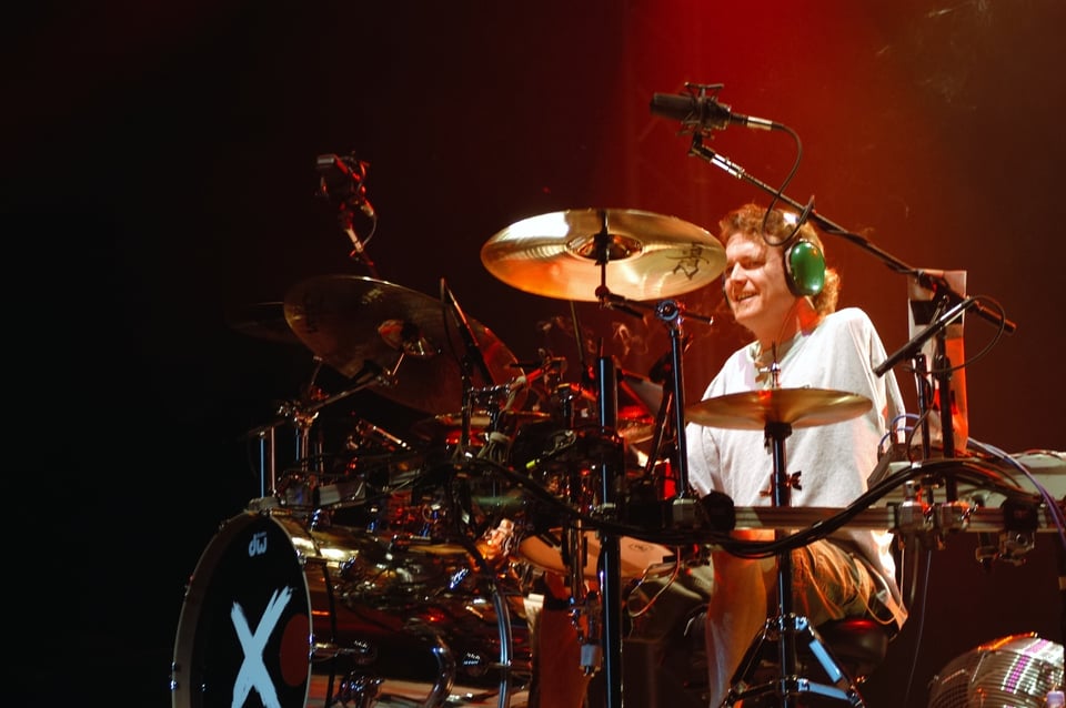 Baterista de Def Leppard fue atacado por joven de 19 años featured image
