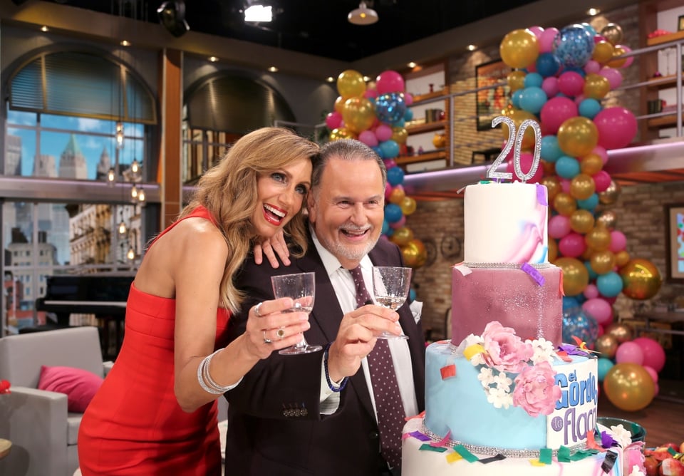 Raúl de Molina celebra la graduación de Mía en redes