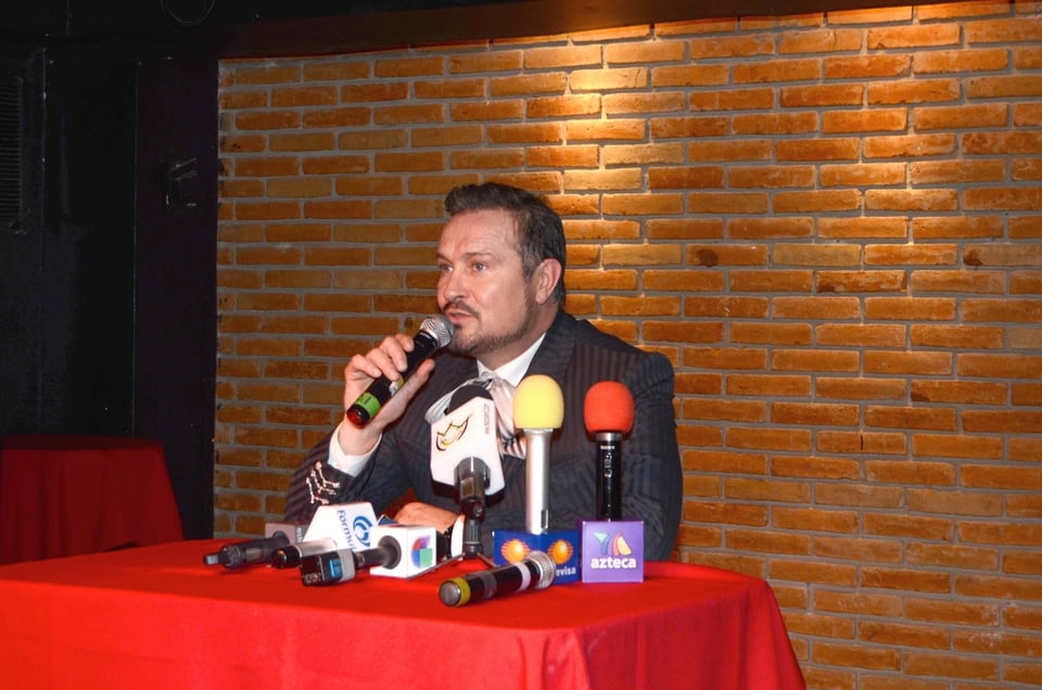 Arturo Peniche talks to MundoNOW about ‘Top Chef VIP’ and his relationship with Laura Zapata