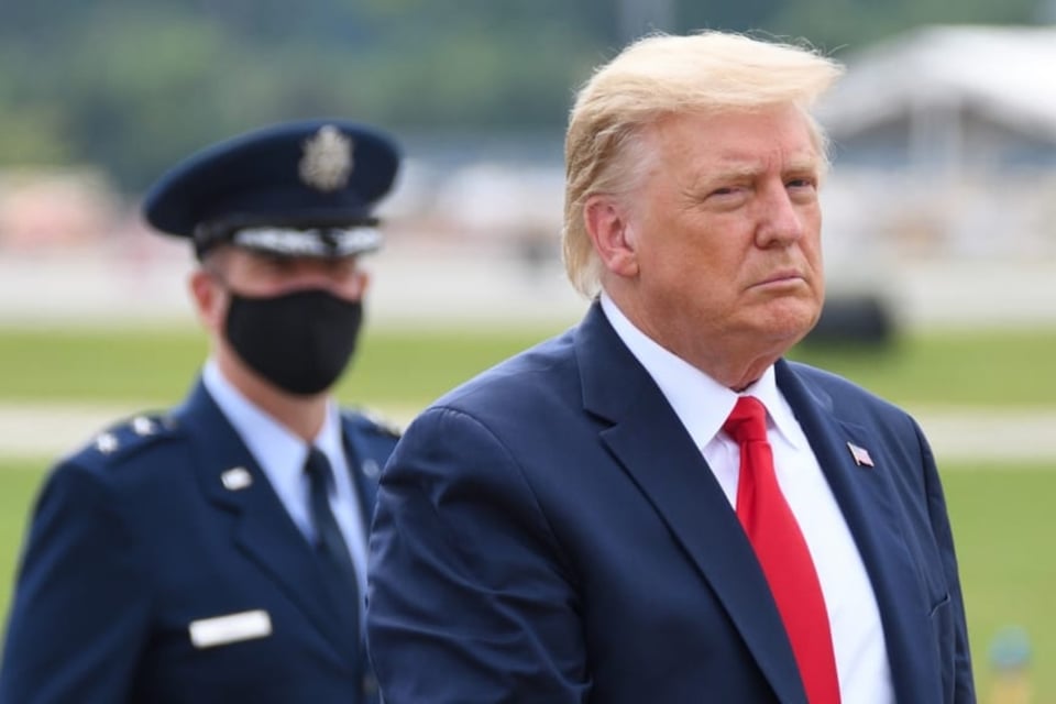 Stormy Daniels se reúne con fiscal de Manhattan para investigar a Trump