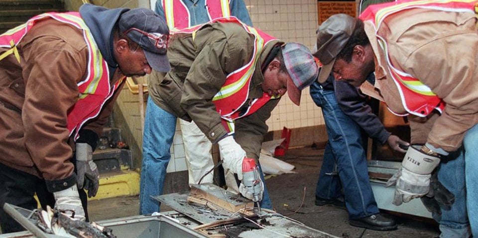 Corte de Nueva York exonera a tres condenados por famoso asesinato en 1995