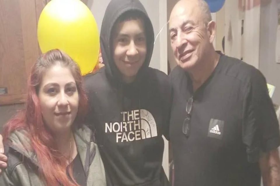 Le quitan la vida a un joven de 15 años en la entrada de su casa featured image
