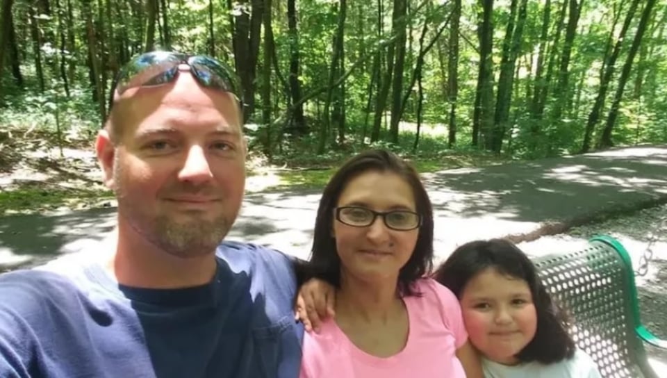 Familia completa desaparece y los encuentran muertos