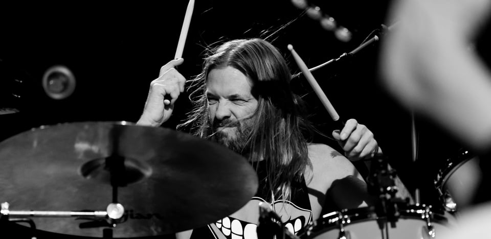 Encuentran rastros de drogas en autopsia de Taylor Hawkins