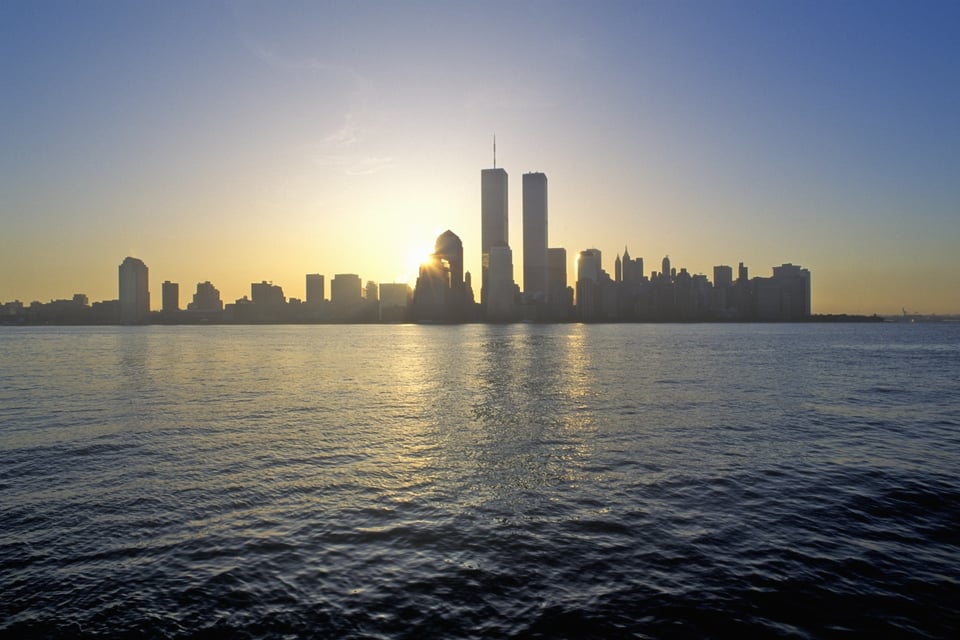 last photo Twin Towers, explosion, smoke, impact, MundoNOW