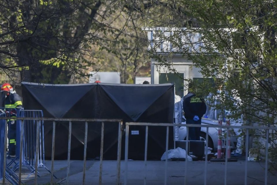 Automóvil se estrella contra puerta de la embajada rusa en Rumania y deja saldo mortal