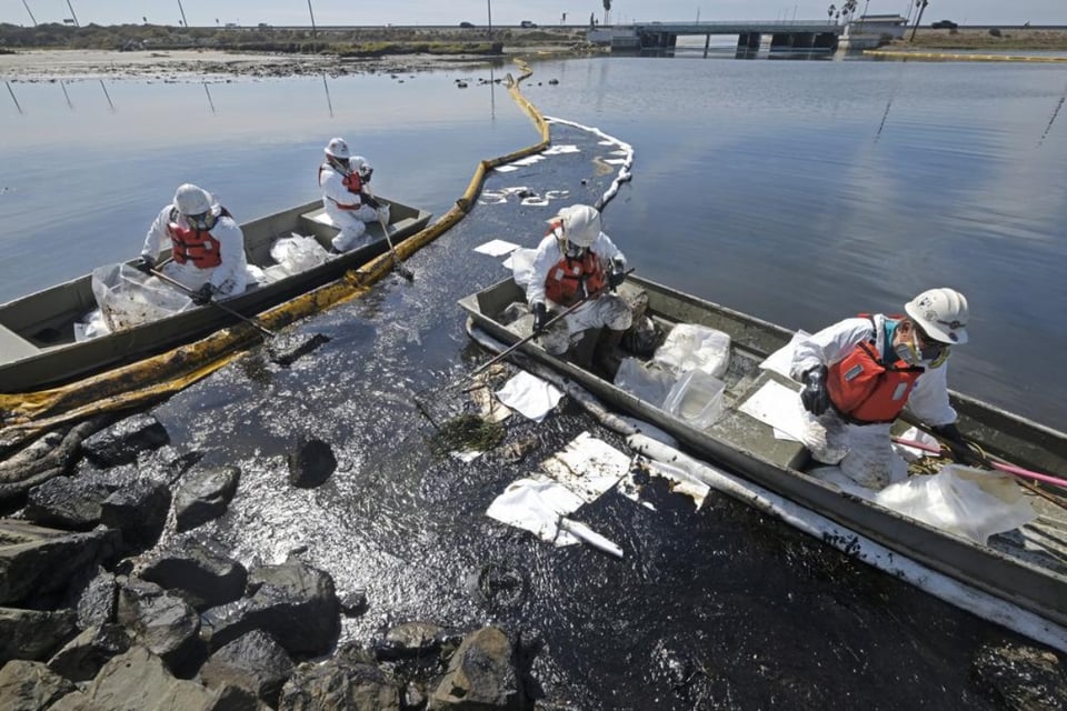 Advierten que derrame de petróleo en California es uno de los más grandes es décadas featured image