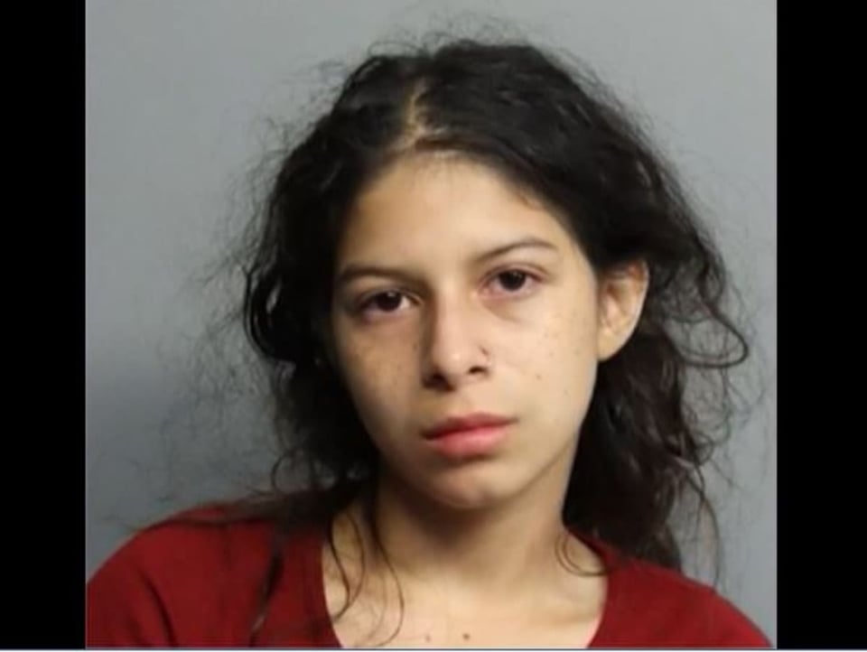 Tiffany Girón ends up in jail after abandoning her baby at the door of a cafeteria