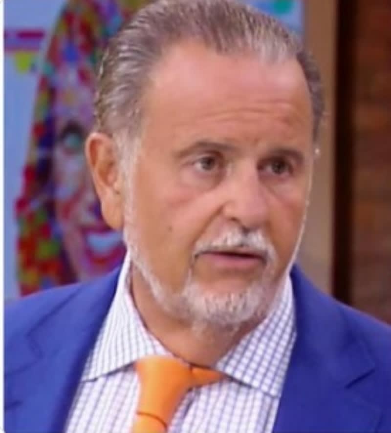 Cristina Eustace and her companions attack Raúl de Molina's program