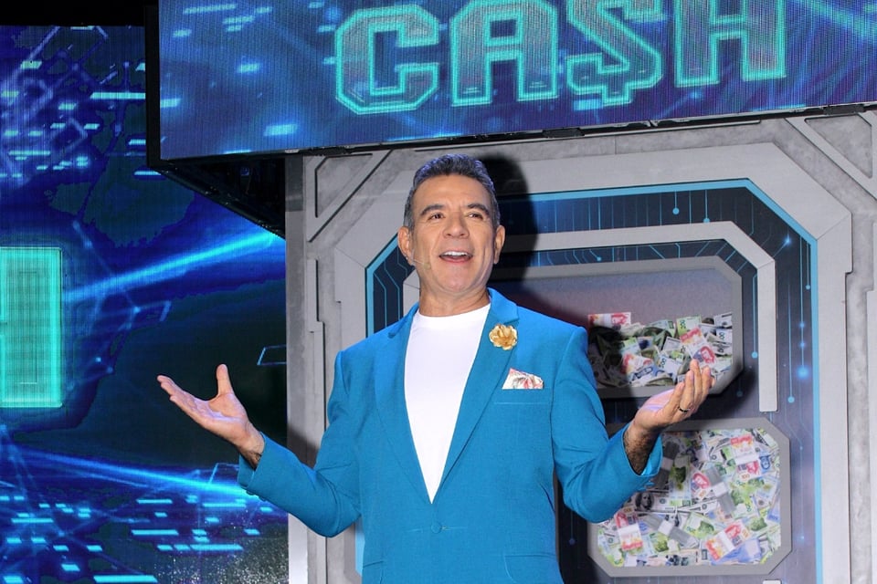Hector Sandarti da la noticia que todos esperaban y da golpe a Telemundo