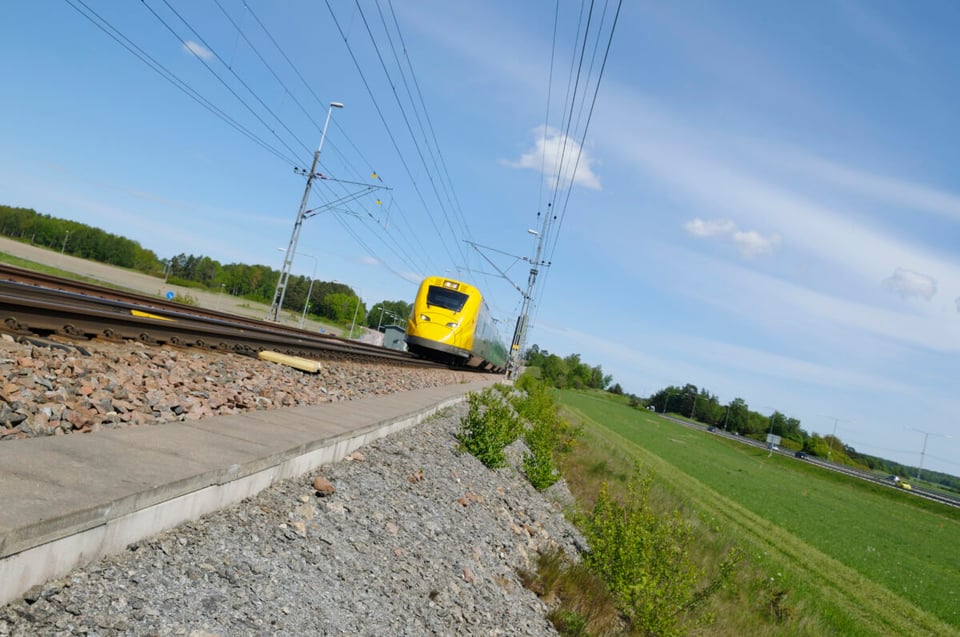 authorities, viral, driver, railway