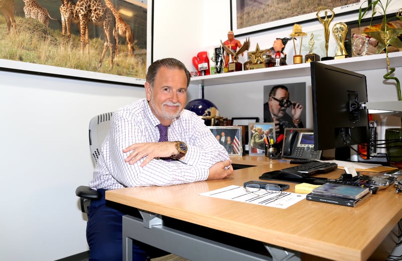 Raúl De Molina, Oficina, Escritorio, Premios, Fotografías