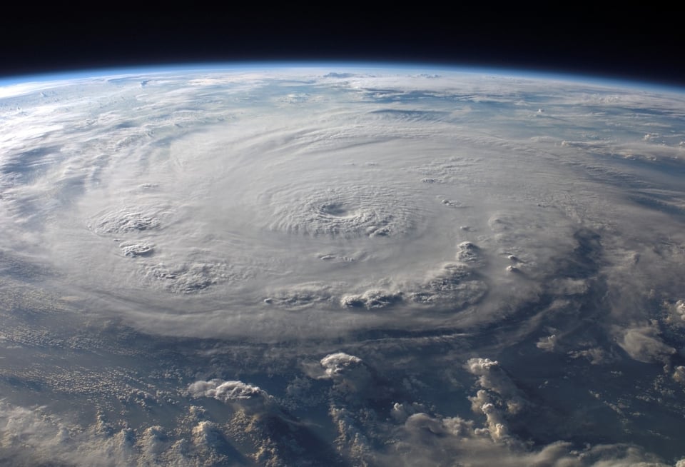 Fuertes lluvias por tormenta tropical «Nicole» han dejado 5 muertos